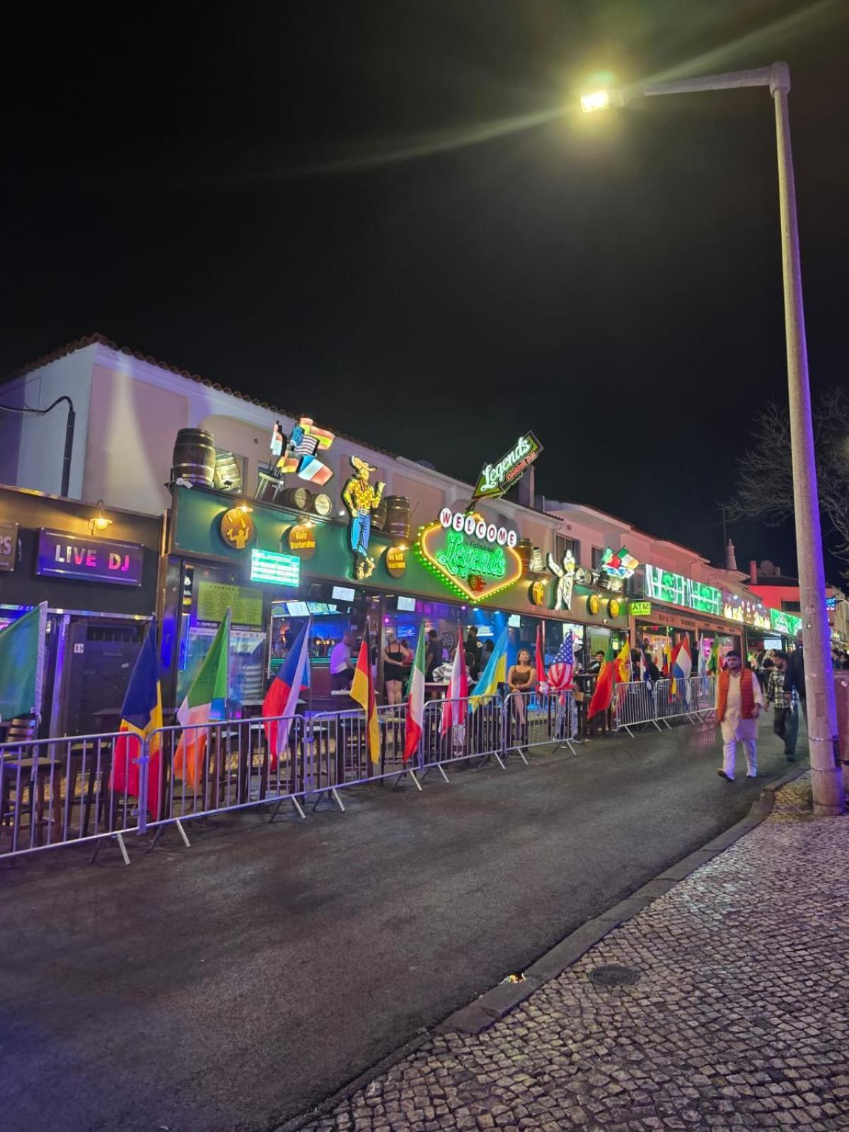 Studio Rua Dos Bares Em Albufeira Exterior photo