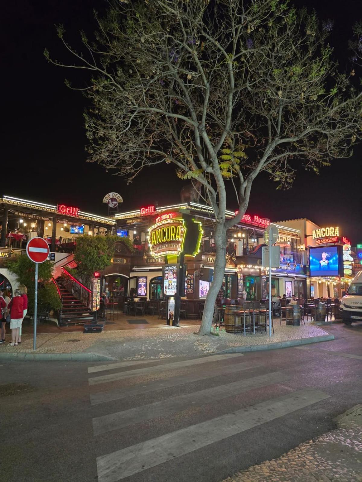 Studio Rua Dos Bares Em Albufeira Exterior photo